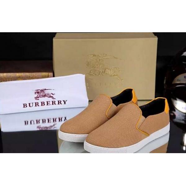 最高のプレゼントに 2026 BURBERRY バーバリー  スリップオン カジュアルシューズ　品質の良さ