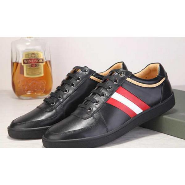 ムダな装飾を排したデザイン 2026 BALLY バリー フラットシューズ 落ち着いた感覚