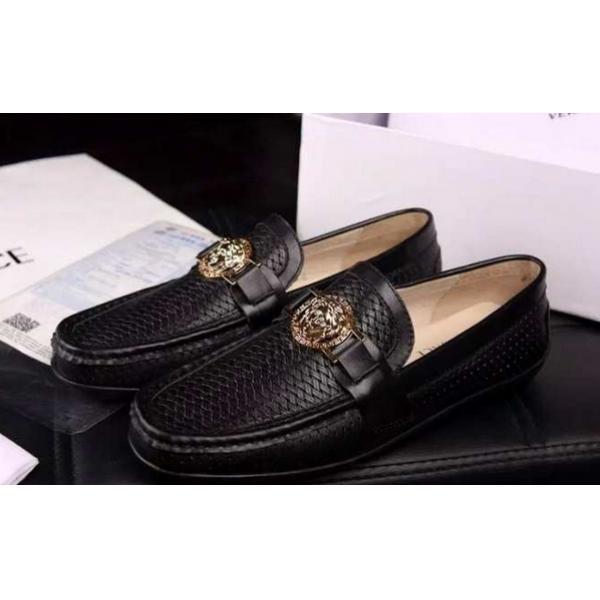 定番なスタイル　2026 VERSACE ヴェルサーチ  カジュアルシューズ 優しい履き心地