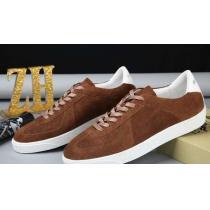 2026 最も流行っている BURBERRY バーバリー スニーカー 　疲れにくい