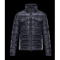 素敵な生地　2026　MONCLER モンクレールダウンジャケット　防風性に優れた