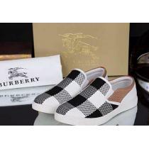 快適な直感　 2026 BURBERRY バーバリー カジュアルシューズ 　クッション性に優れた
