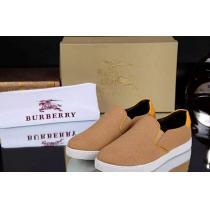 最高のプレゼントに 2026 BURBERRY バーバリー  スリップオン カジュアルシューズ　品質の良さ