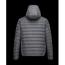 個性的な風合い　2026　MONCLER モンクレールダウンジャケット　定番ファッション