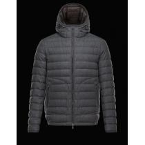 個性的な風合い　2026　MONCLER モンクレールダウンジャケット　定番ファッション