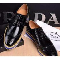 歩きやすく軽い履き心地 PRADA プラダ ビジネスシューズ モカシン