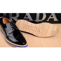 歩きやすく軽い履き心地 PRADA プラダ ビジネスシューズ モカシン