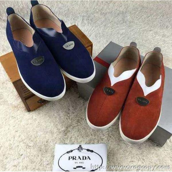 耐久性に優れ! 2026 PRADA プラダ カジュアルシューズ 2色可選