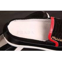 コスパが高い 2026 PRADA プラダ カジュアルシューズ 2色可選 防水機能に優れ