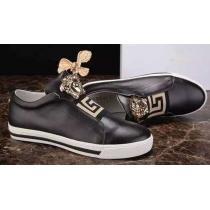 スタイリッシュ 2026 VERSACE ヴェルサーチ 格安！フラットシューズ 3色可選 抗菌/防臭加工