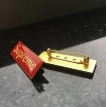 2026 美品　 SUPREME シュプリーム ブローチ 激安販売　バッチ ピン 2色可選