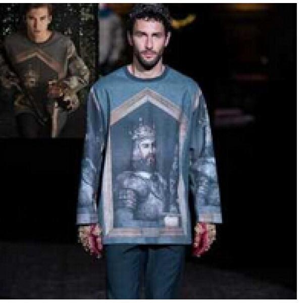 見た目　2026秋冬 Dolce&Gabbana ドルチェ＆ガッバーナ 注目　プルオーバーパーカー