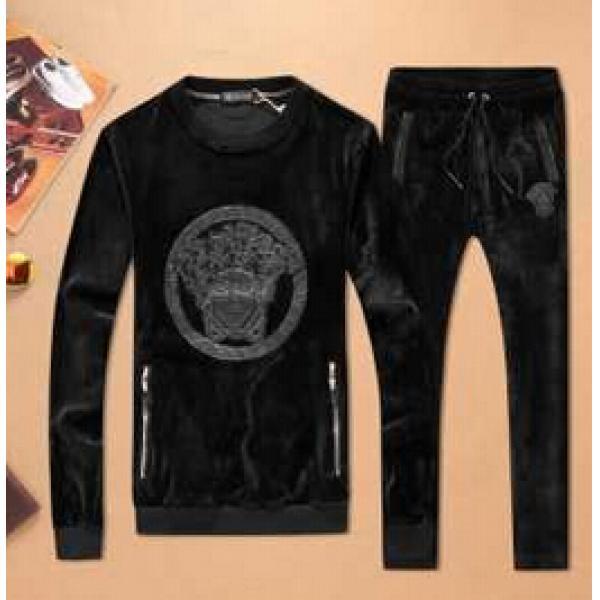 圧倒的存在感　 2026秋冬 VERSACE ヴェルサーチ　着心地の良い セットアップ上下
