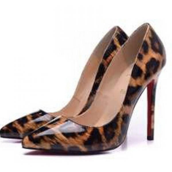 お買い物 2026 Christian Louboutinクリスチャンルブタン 大人っぽくエレガントなパンプス
