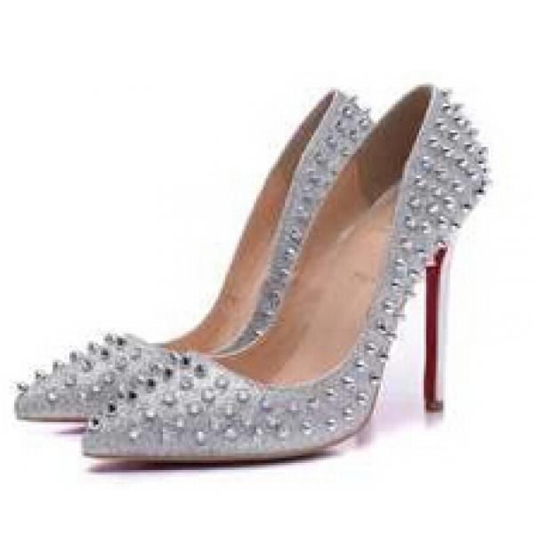 安定感ある 2026 Christian Louboutinクリスチャンルブタン 大人の雰囲気　パンプス