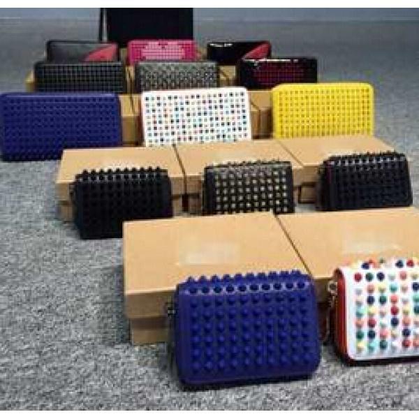 上品上質な 2026 Christian Louboutinクリスチャンルブタン 人気販売　財布 ファスナー　カードケース 多色選択可選択.473.