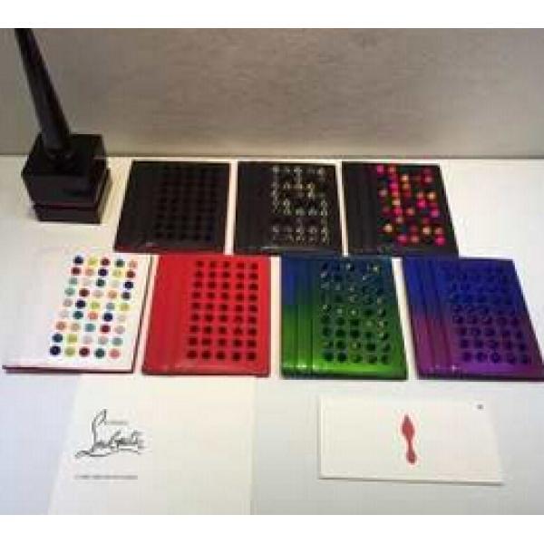 最適なアイテム　 2026 Christian Louboutinクリスチャンルブタン 落ち着いた財布 カードケース 多色選択可.473.