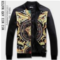 値下げる 2026秋冬 VERSACE ヴェルサーチ 収納できるブルゾン
