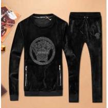 圧倒的存在感　 2026秋冬 VERSACE ヴェルサーチ　着心地の良い セットアップ上下