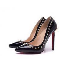 華やかさが魅力　 2026 Christian Louboutinクリスチャンルブタン個性的 パンプス