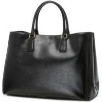 ファッションな新作　PRADA プラダ バッグ　ハンドバッグ.68.