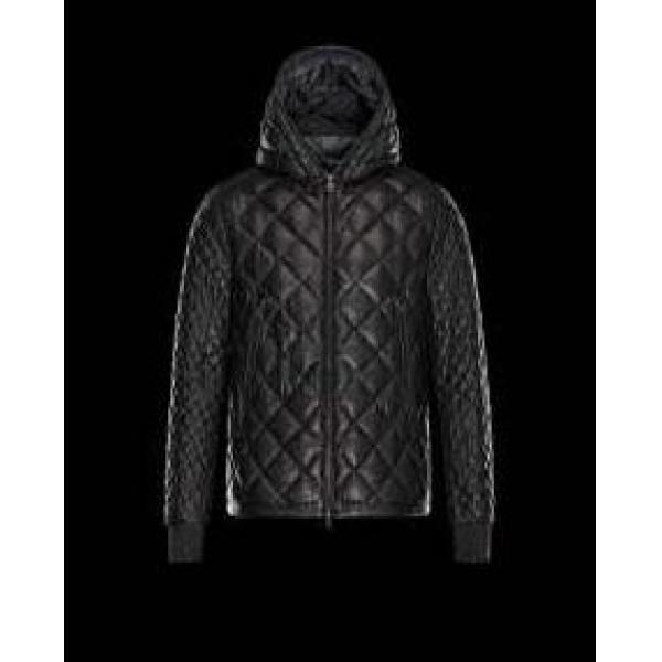 カジュアル　 2026秋冬 moncler モンクレール 軽くて柔らかい　ダウンジャケット 