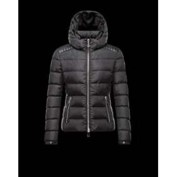 高級感溢れる 2025秋冬 MONCLER モンクレール今季注目の ダウンジャケット 