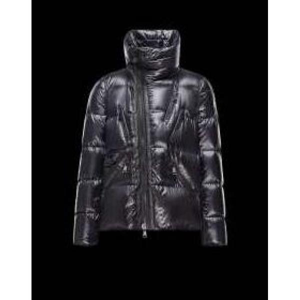 超軽量の2025秋冬 moncler モンクレール　手触り良く心地良い ダウンジャケット