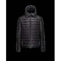 軽量で保温性に 2026秋冬 MONCLER モンクレール 満点　ダウンジャケット 