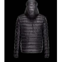 軽量で保温性に 2026秋冬 MONCLER モンクレール 満点　ダウンジャケット 