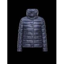 大人な印象 2025秋冬 moncler モンクレール 長く愛用できる　ダウンジャケット