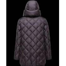 上品な装いで華やかさ　 2025秋冬 moncler モンクレール 相性抜群　ダウンジャケット ロング 
