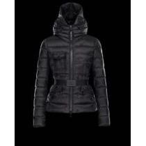 高級感ある　秋冬 moncler モンクレール 満点　光沢感がありアクセント抜群のダウンジャケット
