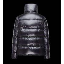 超軽量の2025秋冬 moncler モンクレール　手触り良く心地良い ダウンジャケット