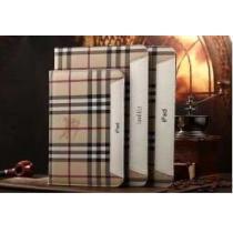 長らく愛用できるアイテム　秋冬 BURBERRY バーバリー　今季セール　 iPadケース カバー.75.