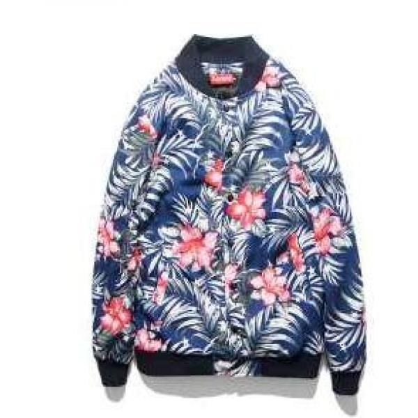 きれい目スタイル supreme シュプリーム 効くマウンテンパーカー 男女兼用