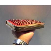 実用的なアイテム　クリスチャン ルブタン　 使い勝手の良い長財布 ラウンドジップ  レッドピンク.473.