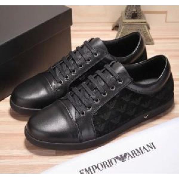 プレゼントに 2026春夏 アルマーニ  ARMANI ランニングシューズ 着用