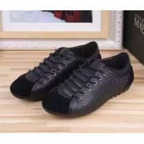 ムダな装飾を排したデザイン 2026 アレキサンダー マックイーン alexander mcqueen ランニングシューズ 3色可選 柔軟