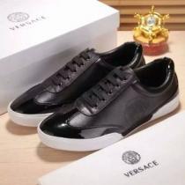 2026春夏 強い魅力を感じる一枚 ヴェルサーチ VERSACE スニーカー 抗菌?防臭加工