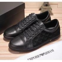 プレゼントに 2026春夏 アルマーニ  ARMANI ランニングシューズ 着用