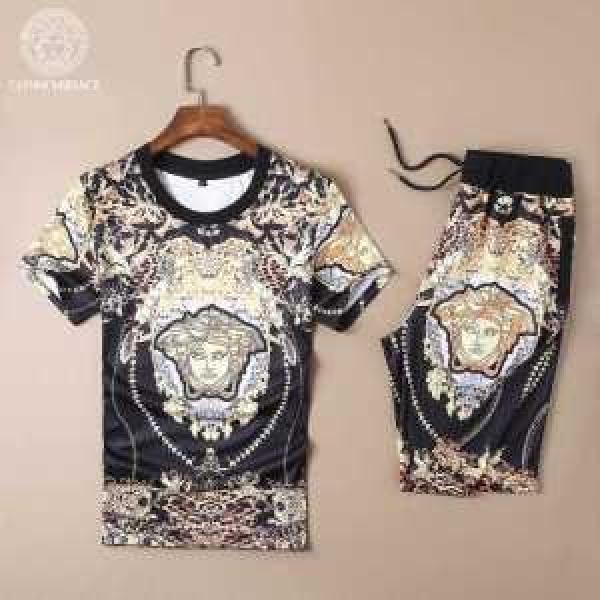 欧米韓流/雑誌 2026春夏 ヴェルサーチ VERSACE 半袖セットアップ