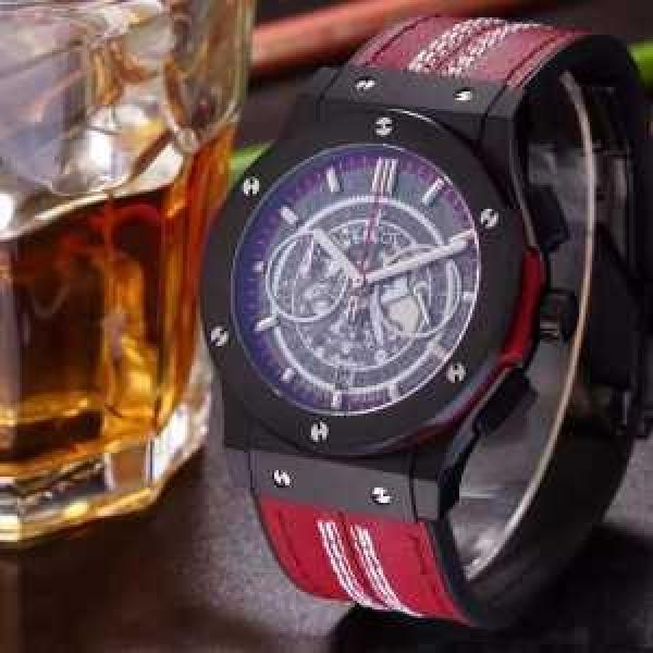 人気商品登場 HUBLOT ウブロ 5針クロノグラフ 男性用腕時計 4色可選.178.