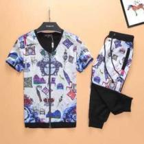 注目のアイテム 2026春夏 ヴェルサーチ VERSACE 半袖セットアップ