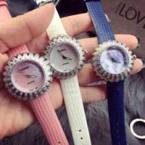 個性的なデザイン 2026 コピー ブランド 女性用腕時計 33mm 多色選択可.200.