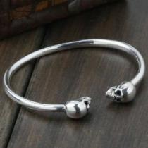 愛らしさ抜群！2026 クロムハーツ CHROME HEARTS シルバー925 バングル