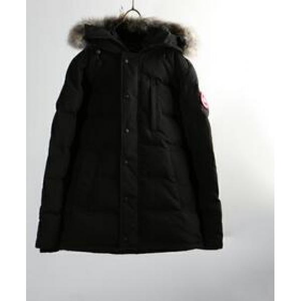 カジュアル　CANADA GOOSE/カナダグース　魅力的に ダウンコート.