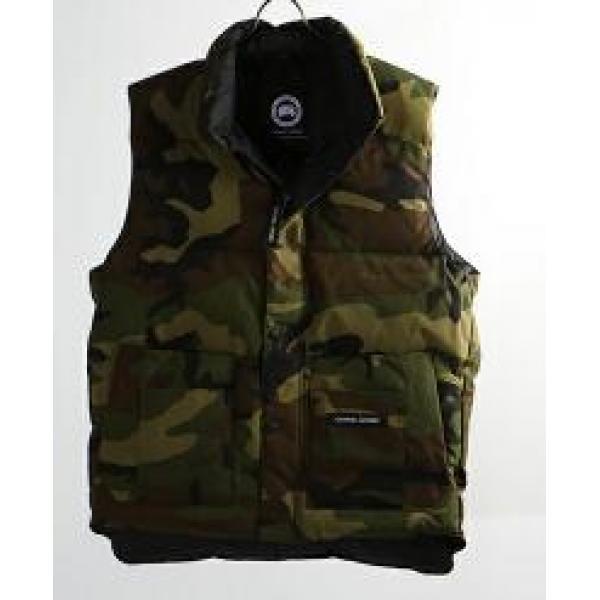 印象的に　CANADA GOOSE/カナダグース　保温性を持ってダウンジャケット.