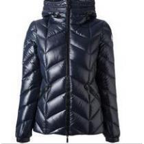 シンプルなデザイン　MONCLER モンクレール　快適に ダウンコート.