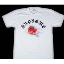 柔らかく優しいシュプリーム サスクワッチゴールドフィッシュ 　独特な光沢感のあるTシャツ　ホワイト.